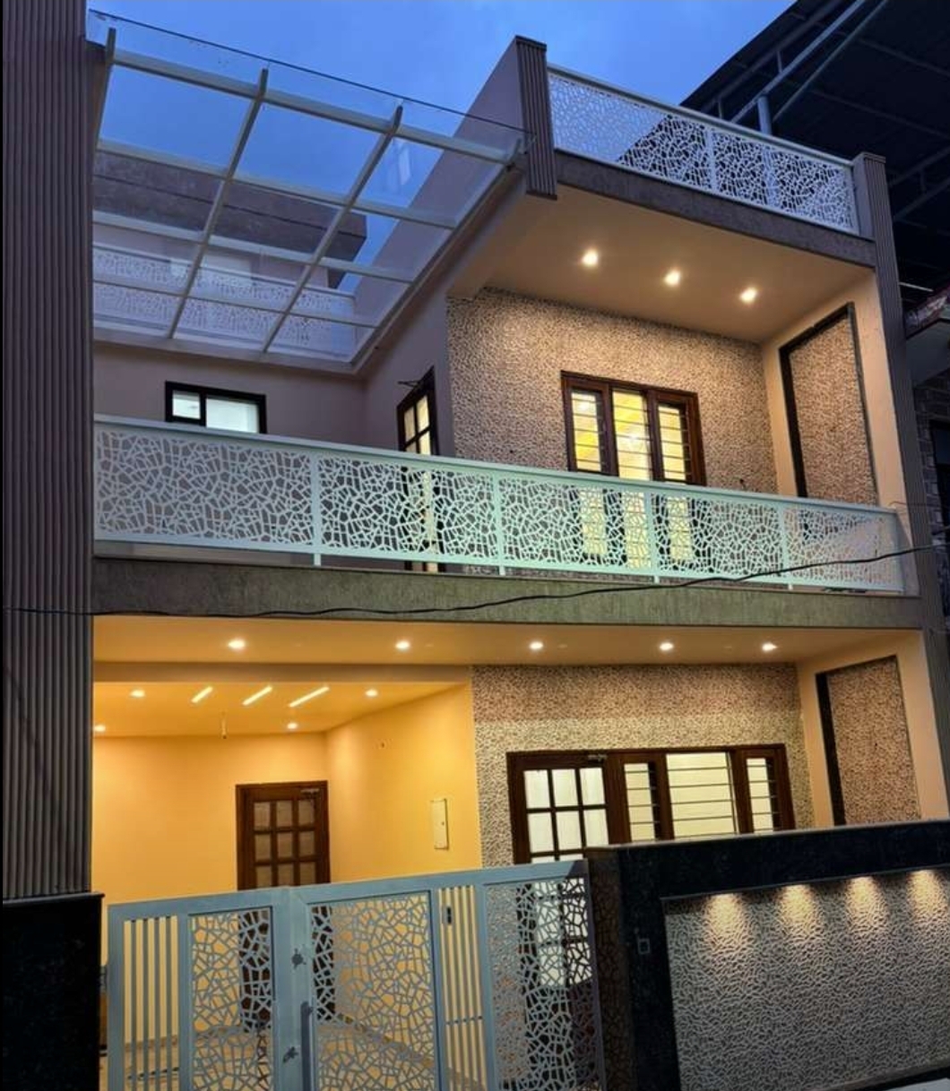 4 BHK Ho...