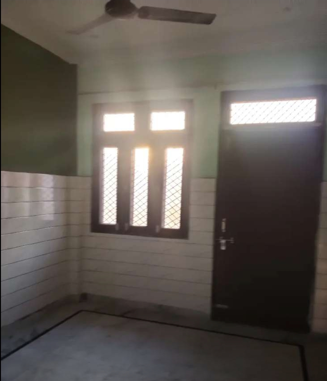 1 BHK Se...